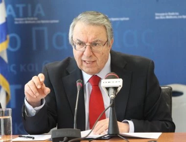 Μπαμπινιώτης διαψεύδει Κουρουμπλή: «Ποτέ δεν ετέθη θέμα αναγνώρισης της γλώσσσς των Σκοπίων ως “Μακεδονικής”»